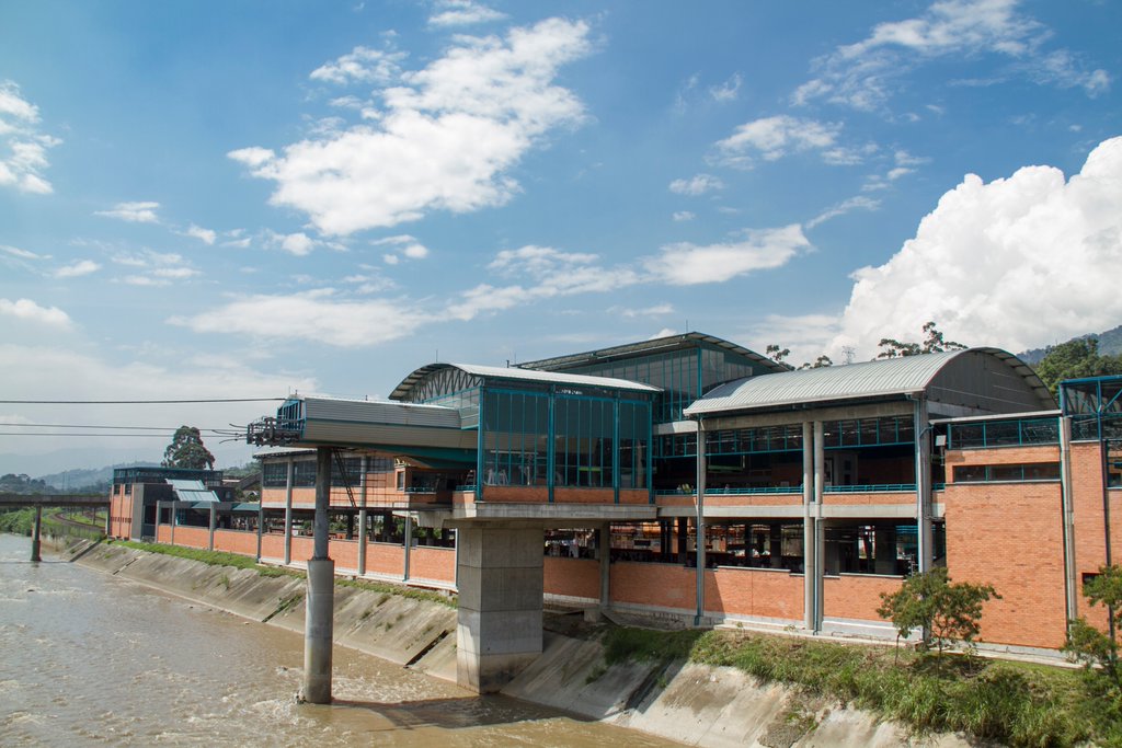 Acevedo, Medellín’s double Metrocable interchange