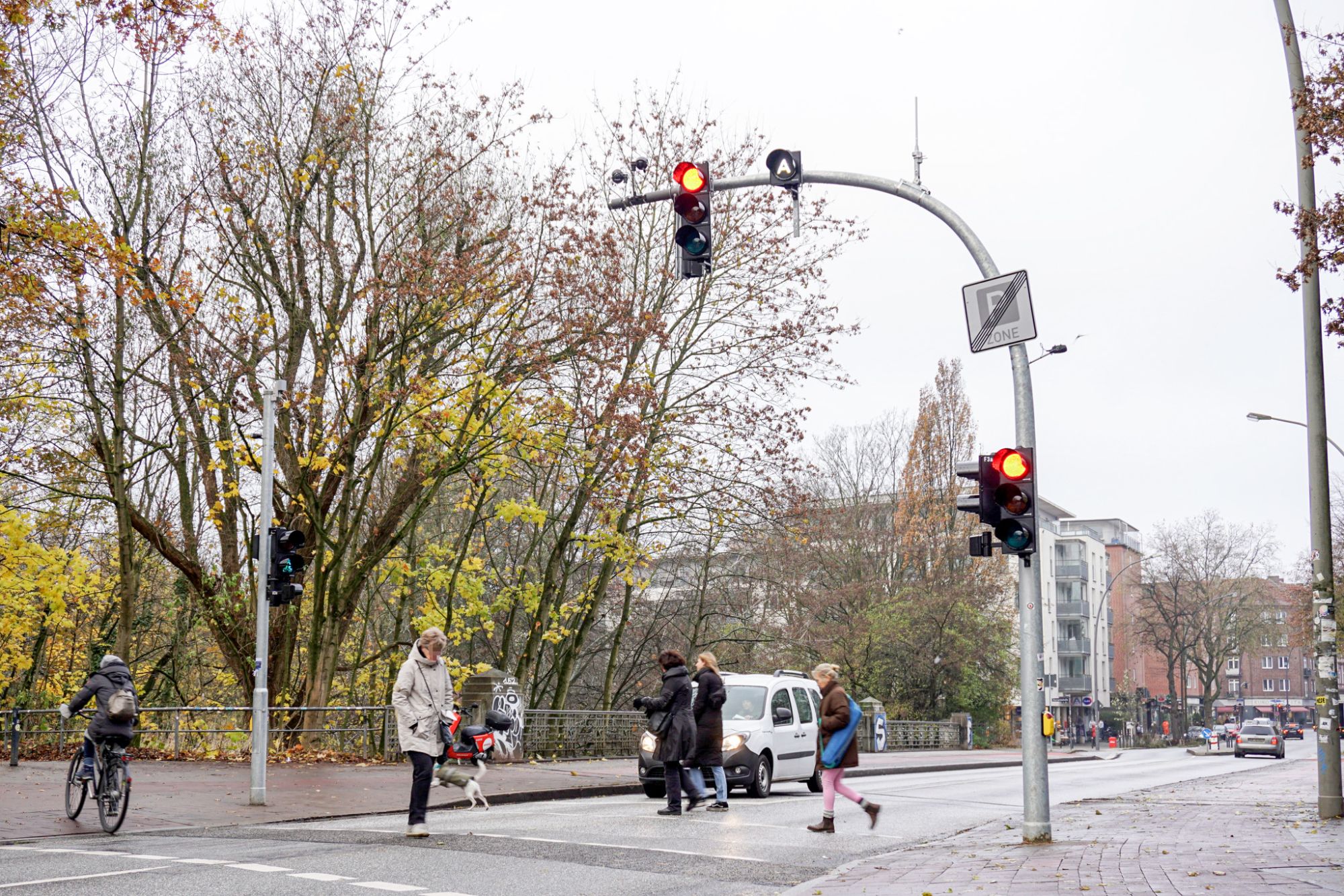 Pedestrian-Prioritised Traffic Light