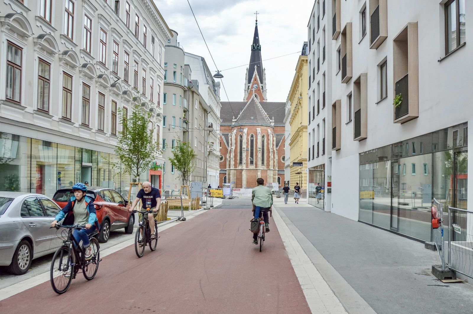 Argentinierstraße Dutch-Inspired Bicycle Street